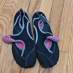 Body Glove Water/hiking Shoes Womens Size 8 Black/pink